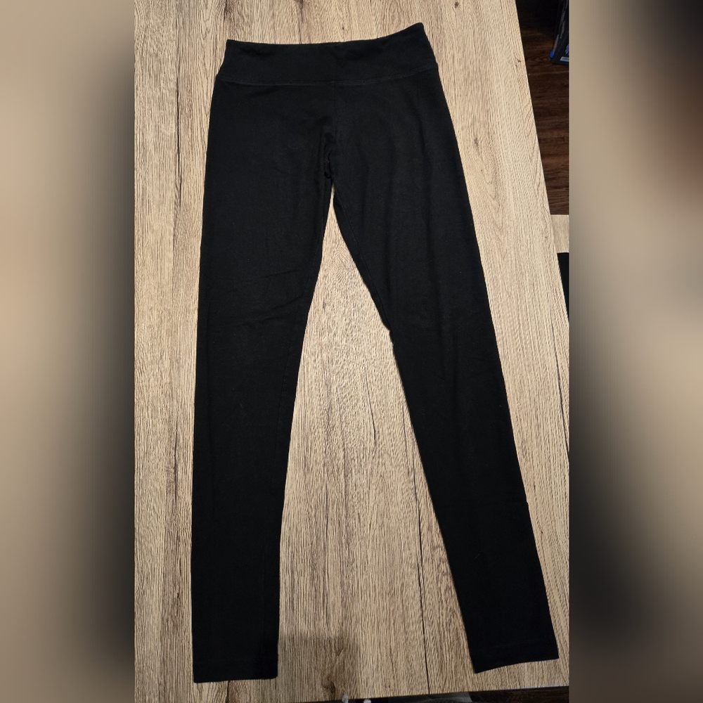 Victoria Sport Black Leggings - Picture 2 of 3